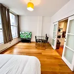 Deluxe Entire Apartment Between Covent Garden And St Pauls Cathedral
